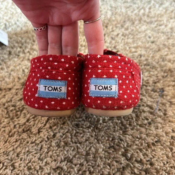 Classic Red Dot Tom’s Size 7 - Picture 5 of 9